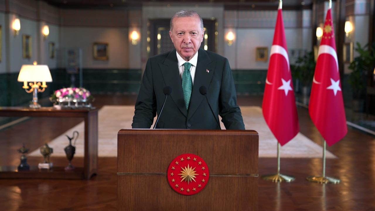 Cumhurbaşkanı Erdoğan: İmam Hatipler başarı çıtasını yükseltiyor