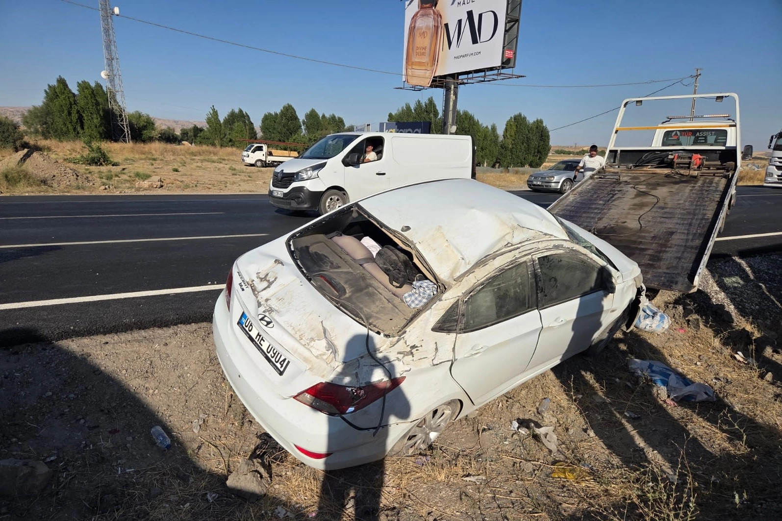 Otomobil takla attı: Elmadağ'da 4 kişi yaralandı