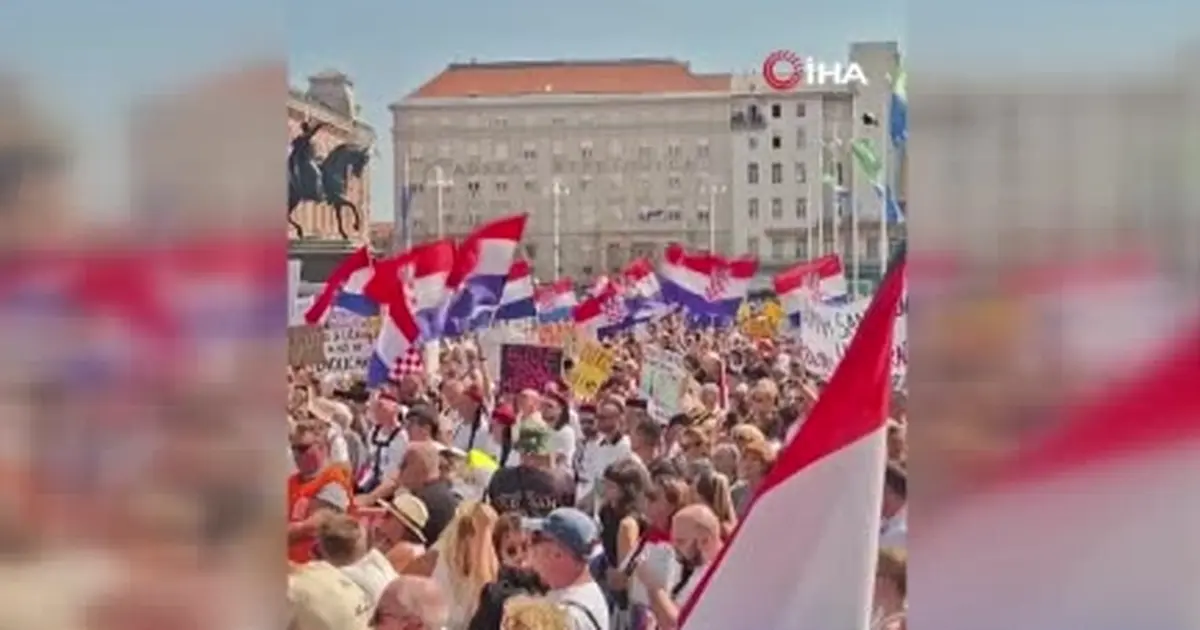 Zagreb’de binlerce kişi tehlikeli atıklar için sokağa çıktı