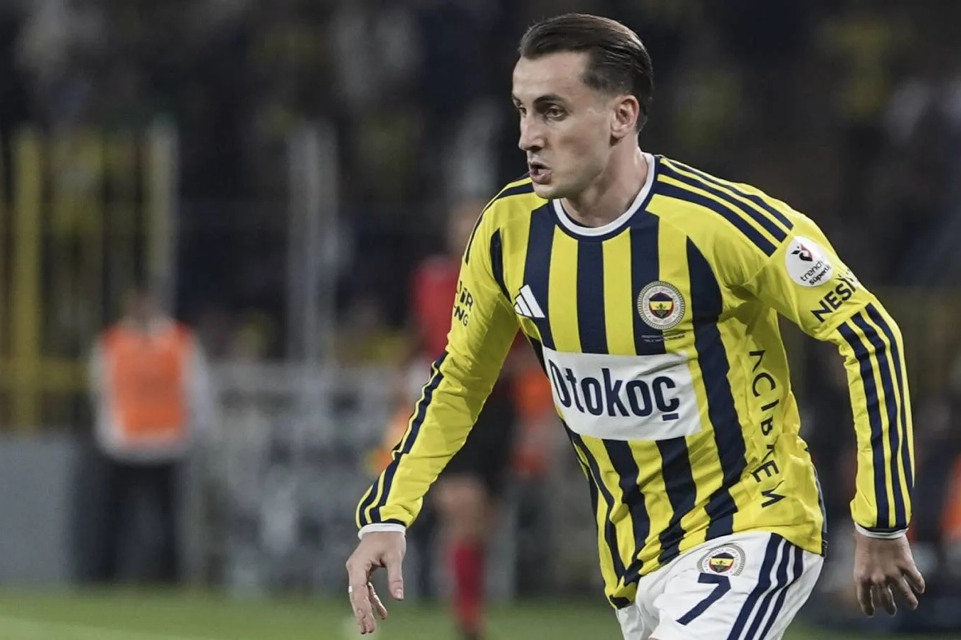 Kerem Aktürkoğlu, hakem Halil Umut Meler'e sert tepki gösterdi Kerem Aktürkoğlu, hakem Halil Umut Meler'e sert tepki gösterdi