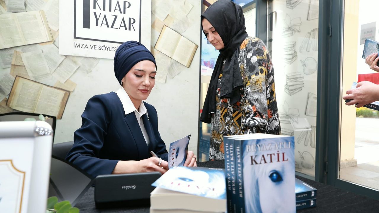 Seda Temel, "Beyaz Atlı Katil" ile Osmangazi'de Okurlarıyla Buluştu