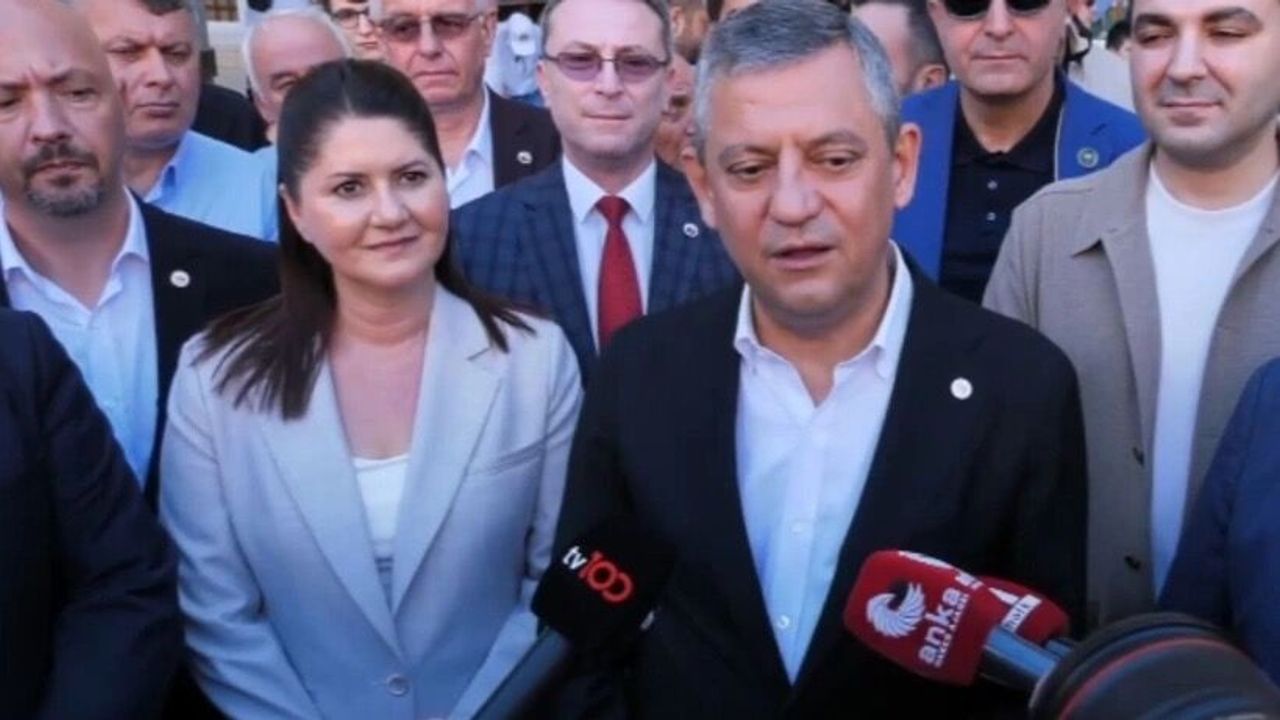 Özgür Özel, Edirne'de emeklilerin sorunlarını gündeme getirdi Özgür Özel, Edirne'de emeklilerin sorunlarını gündeme getirdi