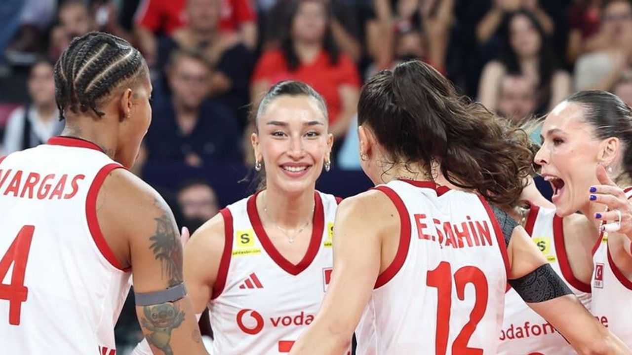 A Milli Kadın Voleybol Takımı, Sırbistan'ı yenerek finale yükseldi