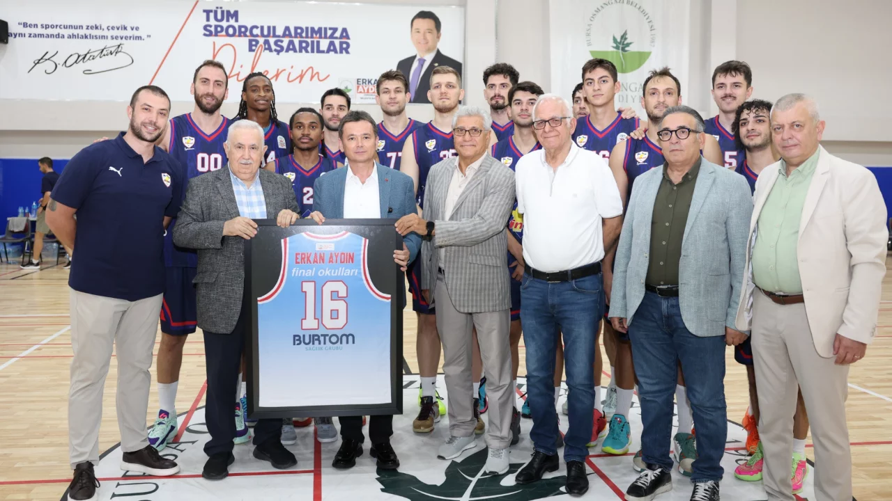 Başkan Aydın, Basketbol Takımlarına Destek Verdi