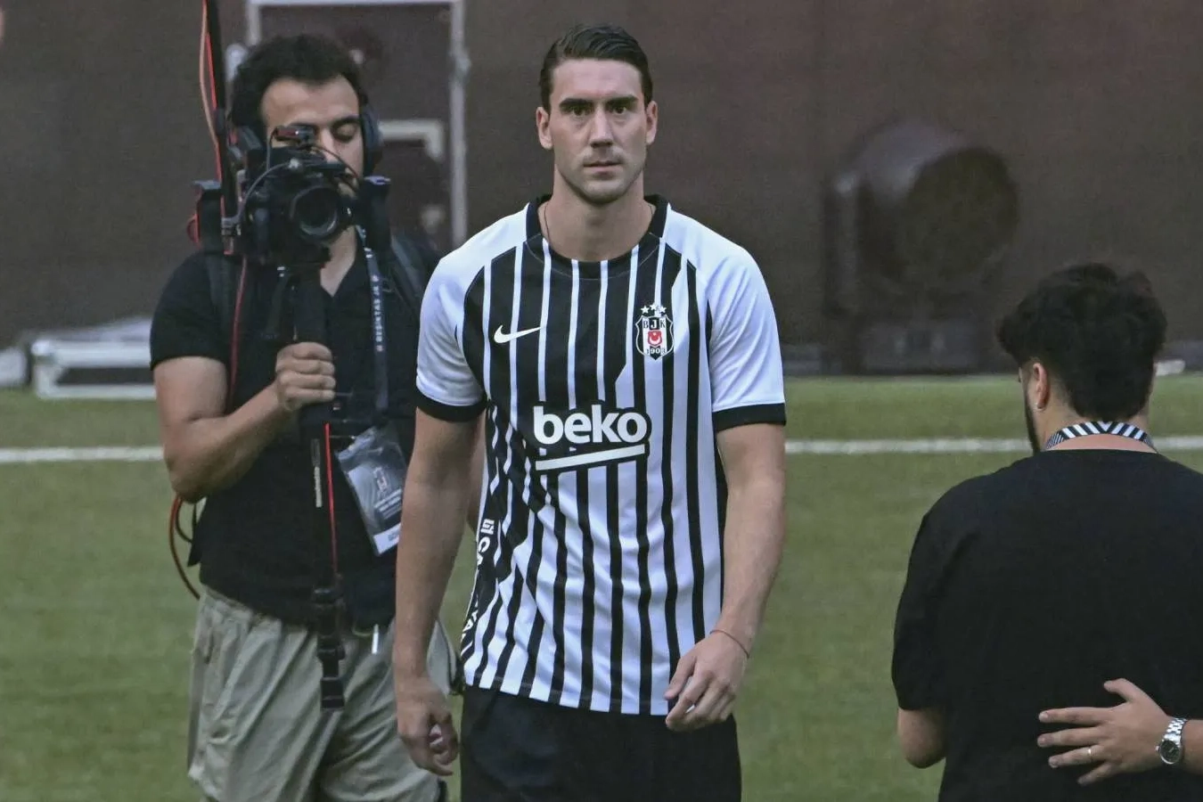 Beşiktaş transferde fırtına estirdi, 10 cu katıldı Beşiktaş transferde fırtına estirdi, 10 cu katıldı