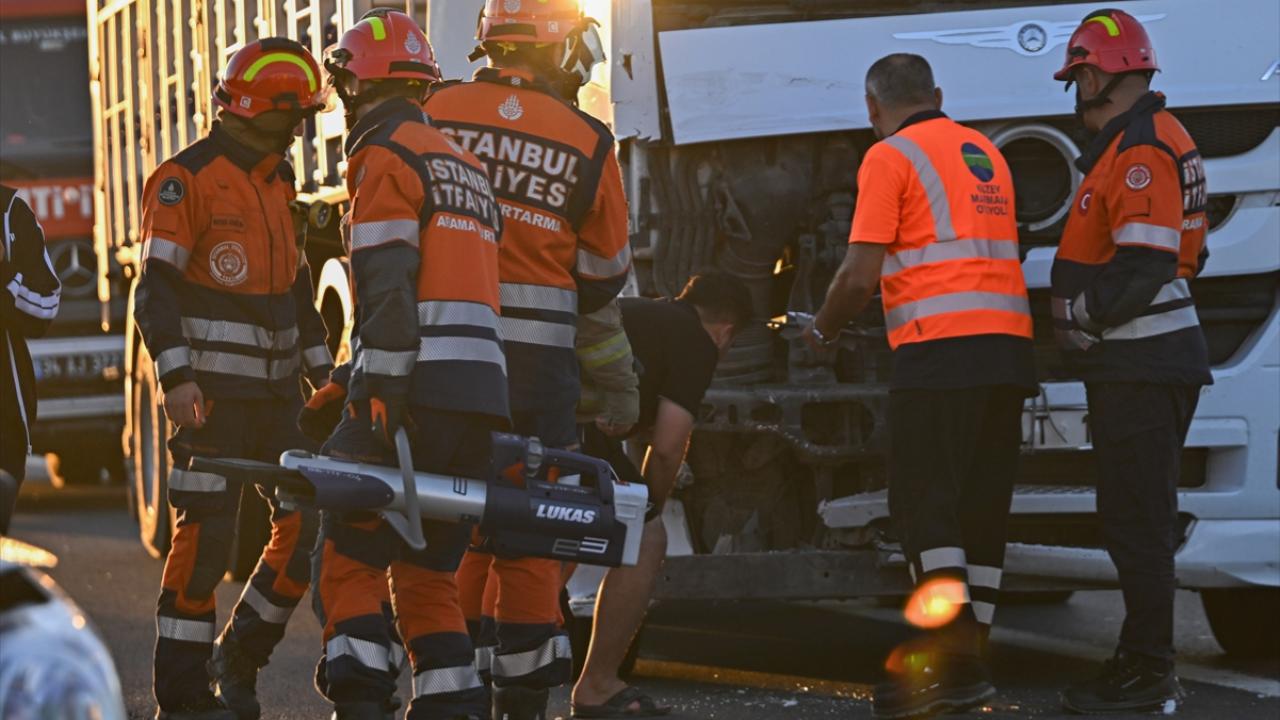 Tır kazasında 6 kişi yaralandı: Araç 30 metre sürüklendi