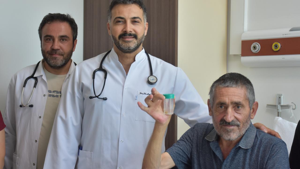 Afyonkarahisar'da nefes darlığı çeken hastanın akciğerinden sarımsak çıkarıldı