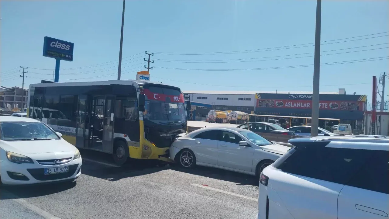 İnegöl'de trafik kazasında 7 yaşındaki çocuk yaralandı