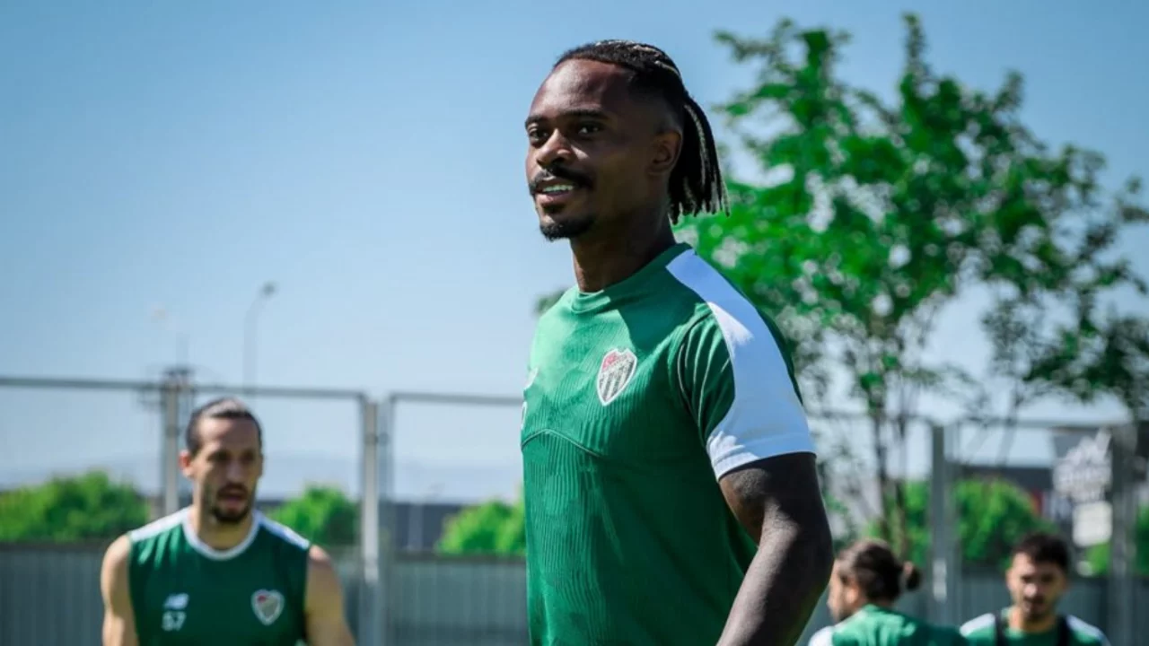 Bursaspor, Manisa FK Maçına Hazır: Son Prova Tamamlandı Bursaspor, Manisa FK Maçına Hazır: Son Prova Tamamlandı