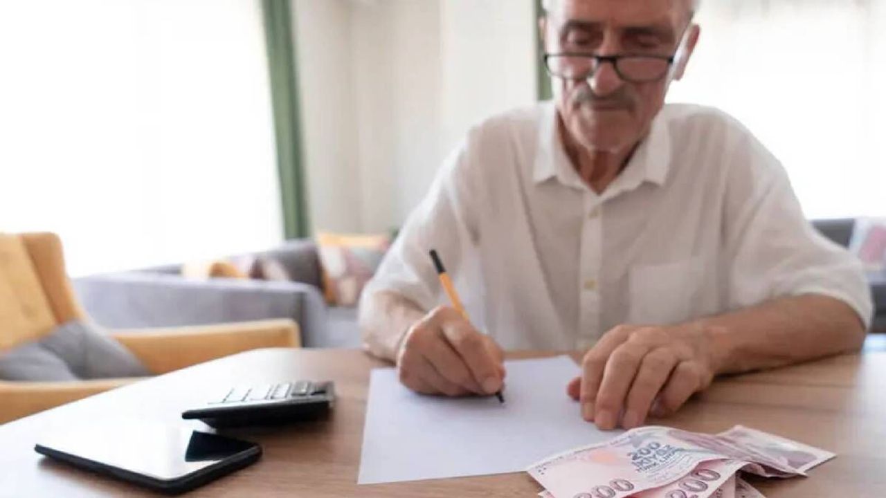 Memur ve emekli maaşlarında Ocak 2027 artışı için enflasyon tahmini yüzde 28,4 Memur ve emekli maaşlarında Ocak 2027 artışı için enflasyon tahmini yüzde 28,4