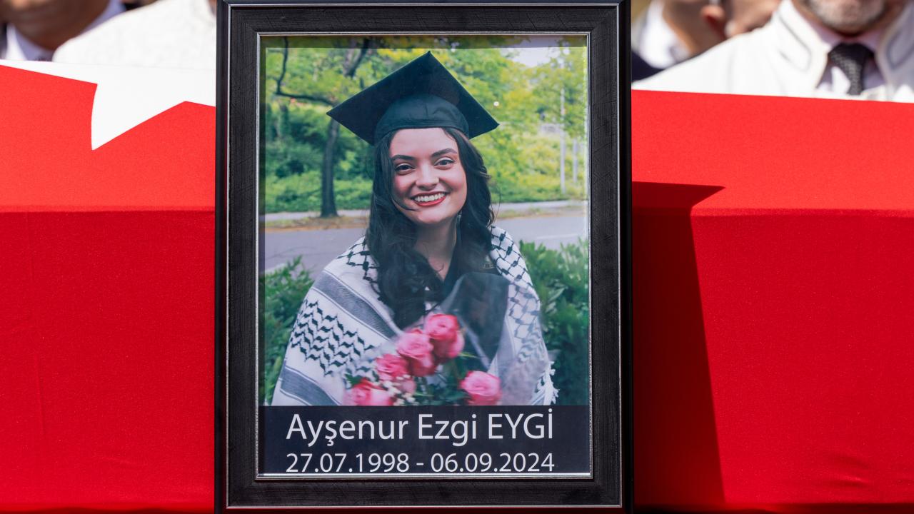 Eygi'nin vefatının 2. yılı anma etkinliği düzenlendi Eygi'nin vefatının 2. yılı anma etkinliği düzenlendi