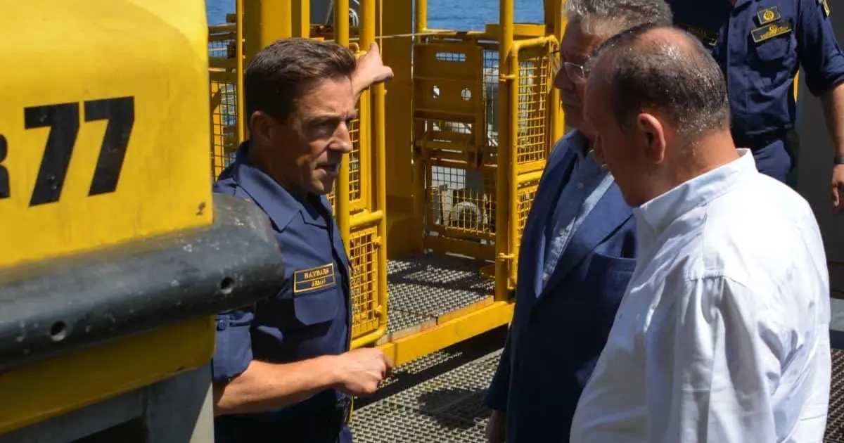 Girne açıklarında batan yolcu gemisi için arama kurtarma çalışmaları devam ediyor Girne açıklarında batan yolcu gemisi için arama kurtarma çalışmaları devam ediyor