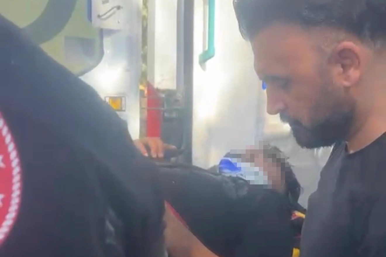 Adıyaman'da otomobil şarampole yuvarlandı: 2 kişi yaralandı