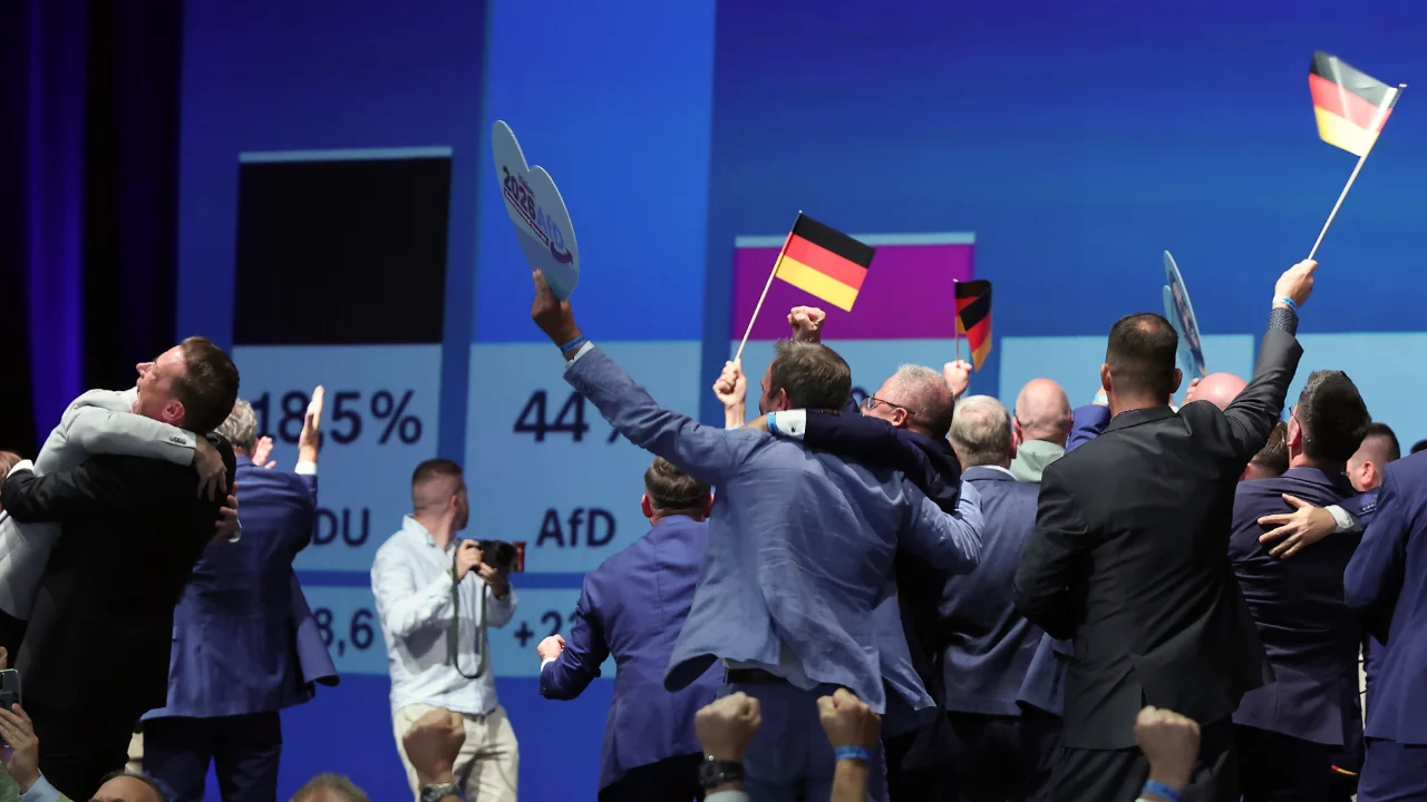 Almanya'da AfD, Saksonya-Anhalt seçimlerinde liderliğe yükseldi