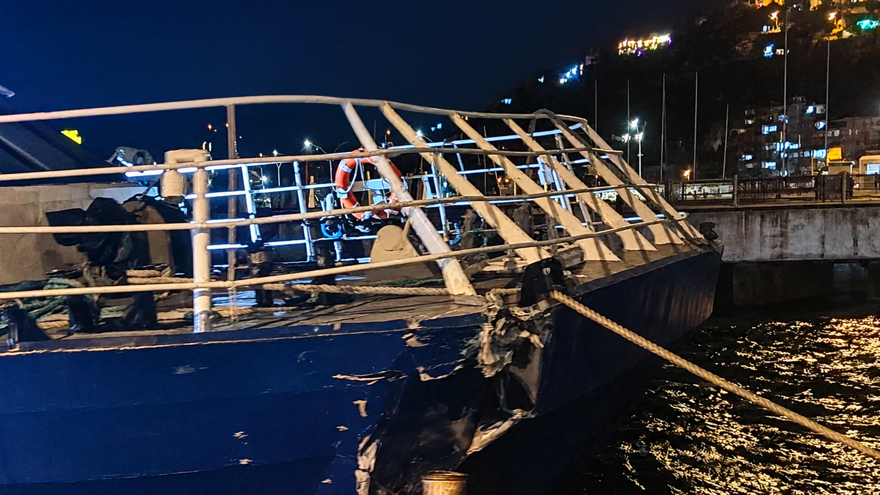 Mudanya'da deniz otobüsü iskeleye çarptı: Panik anları yaşandı