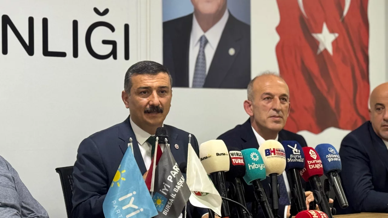 Selçuk Türkoğlu, Bursa için 124 soru önergesi sundu