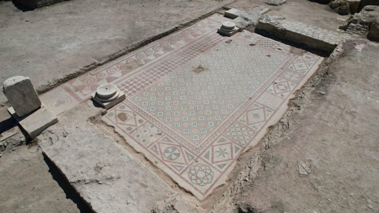 Pompeiopolis Antik Kenti'nde 105 metrekarelik mozaikler gün yüzüne çıktı