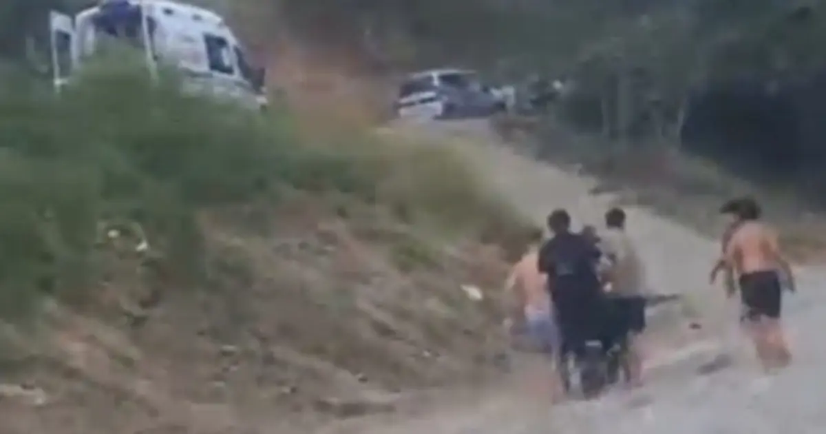 Tekirdağ'da dalgalar nedeniyle 4 kişi boğulma tehlikesi geçirdi Tekirdağ'da dalgalar nedeniyle 4 kişi boğulma tehlikesi geçirdi