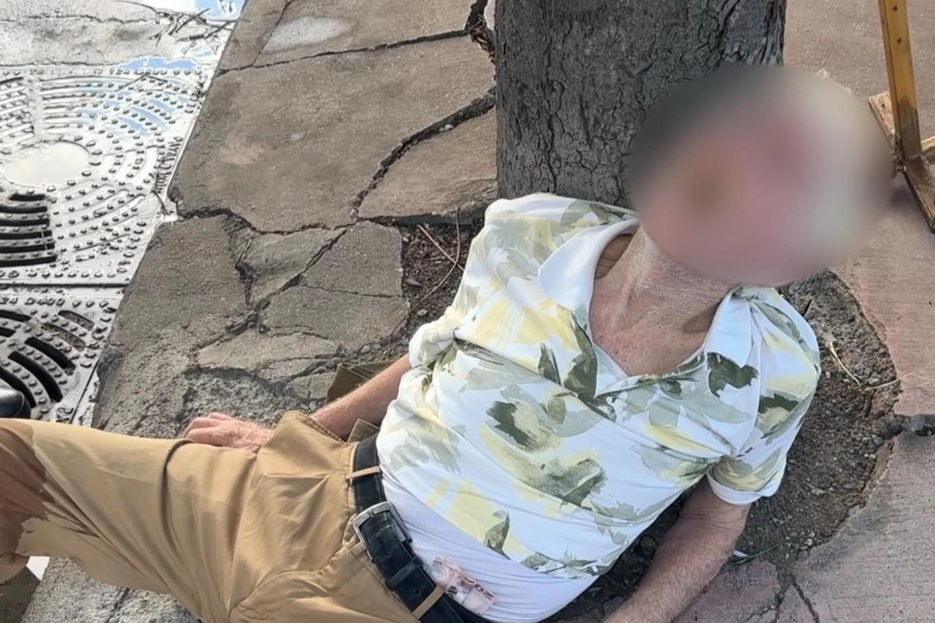 Pamuk şekerci alkol etkisiyle sokakta sızdı: Sağlık ekipleri devreye girdi