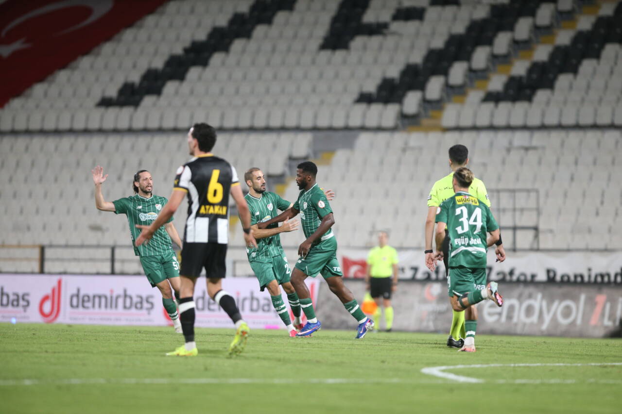 90+2'de gelen gol: Bursaspor, Manisa FK'yı yendi