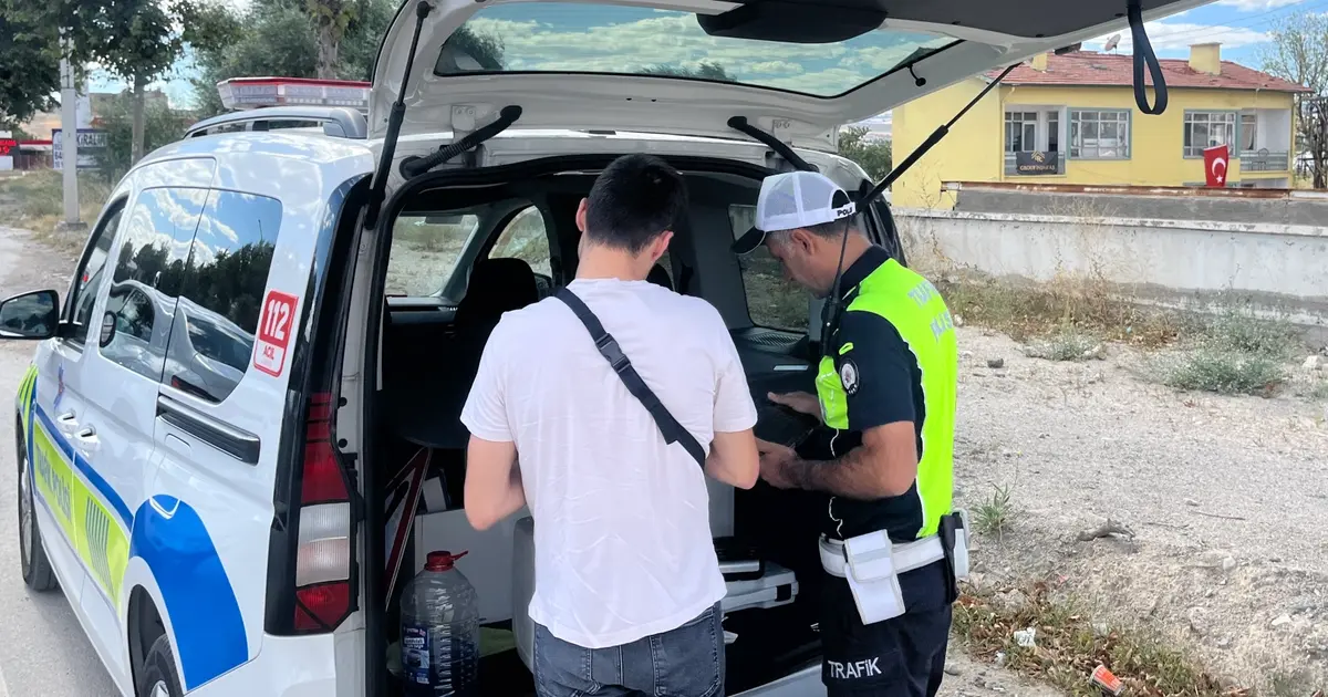 Çorum'da trafik denetiminde dron kullanıldı: 20 sürücü cezalandırıldı Çorum'da trafik denetiminde dron kullanıldı: 20 sürücü cezalandırıldı