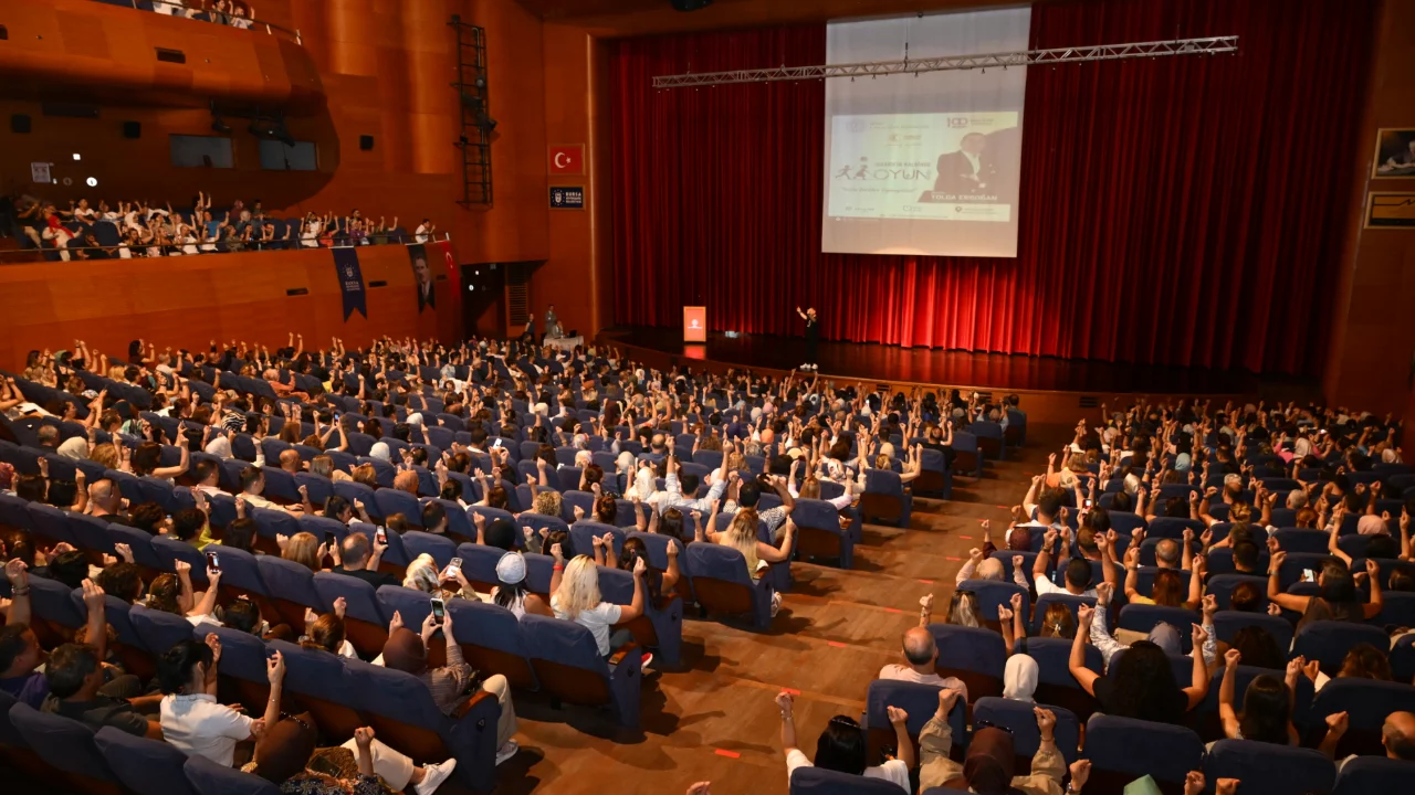 Bursa'da 'Maarifin Kalbinde Oyun' Konferansı Öğretmenleri Buluşturdu
