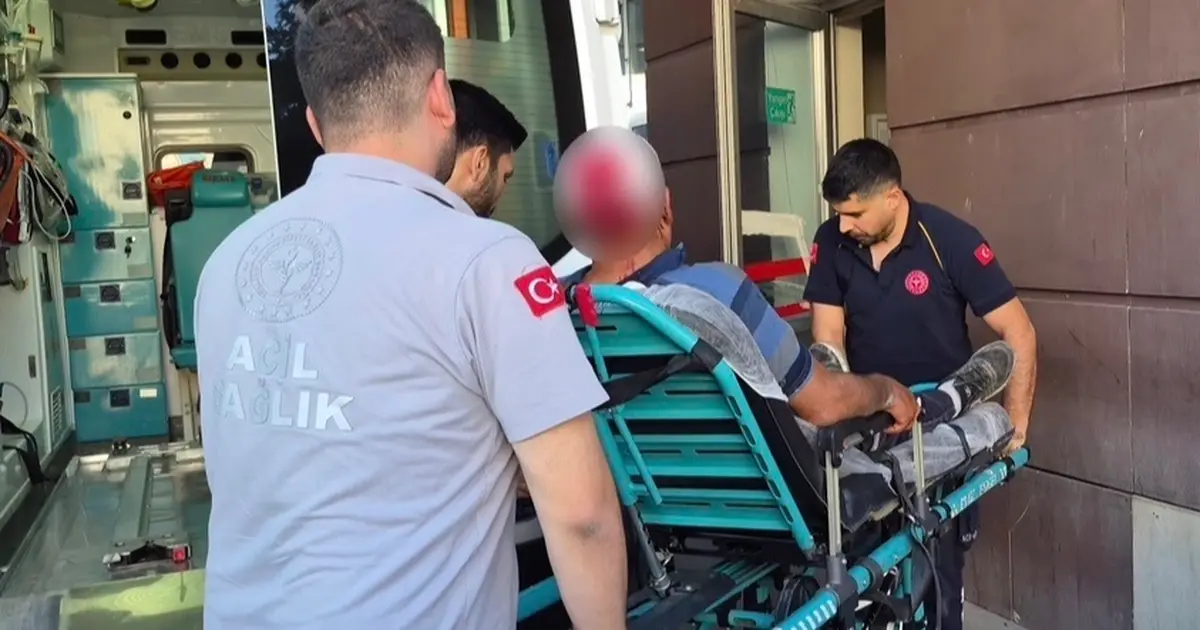 Adıyaman'da Buzdolabı Devrildi: Bir Kişi Yaralandı Adıyaman'da Buzdolabı Devrildi: Bir Kişi Yaralandı