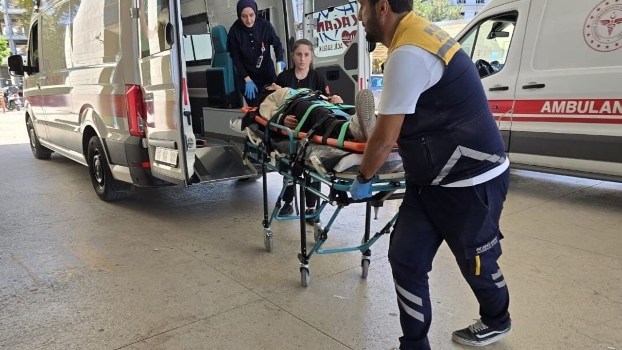 İnegöl'de otomobiller kafa kafaya çarpıştı: 6 kişi yaralandı İnegöl'de otomobiller kafa kafaya çarpıştı: 6 kişi yaralandı
