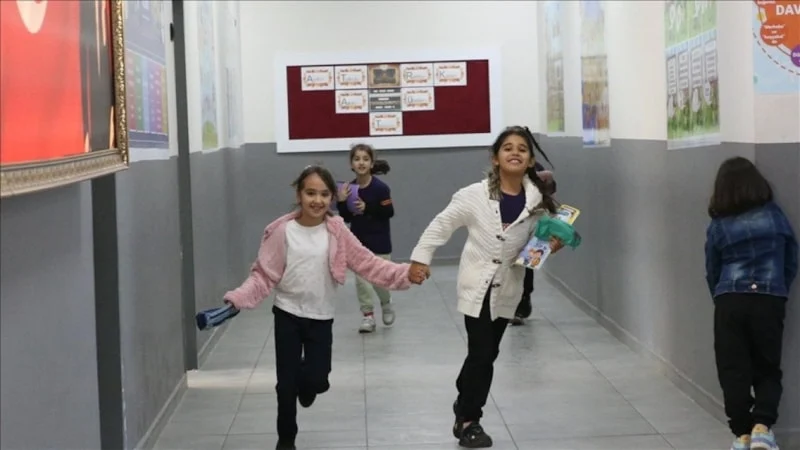 Ara Tatil Sona Erdi: Öğrenciler Yarın Ders Başı Yapıyor