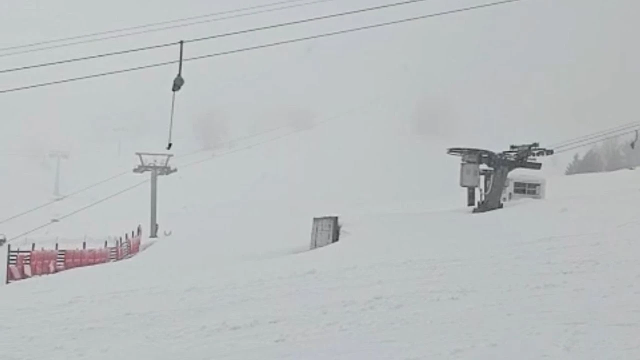 Bursa Uludağ’da Mart Sonunda Kar Sürprizi Yaşandı