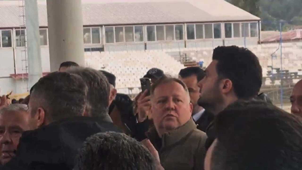 Bursaspor Başkanı Enes Çelik ile Fethiyespor Taraftarları Arasınd...