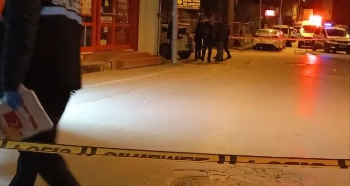 Bursa'da Gece Yarısı Silahlı Kavga: 2 Kişi Yaralandı