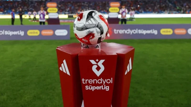 Süper Lig'de Şampiyonluk Yarışı Kızıştı: Zirvede Son Durum