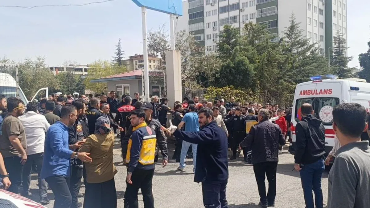 Kahramanmaraş'ta Ayşel Çalık Ortaokulu'nda Silahlı Saldırı: 1 Ölü, 6 Yaralı