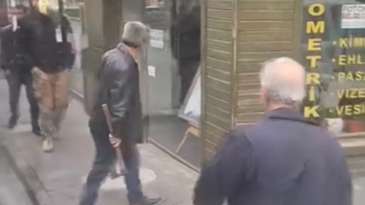 Bursa'da Trafikte Baltalı Tehdit: Sürücüler Panik Yaşadı