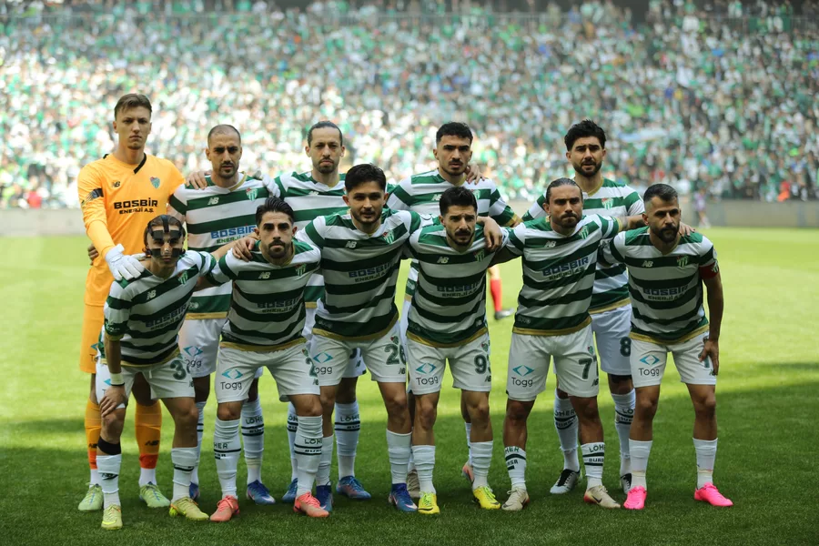 Bursaspor, TFF 2. Lig Şampiyonu Olarak 1. Lig'e Yükseldi