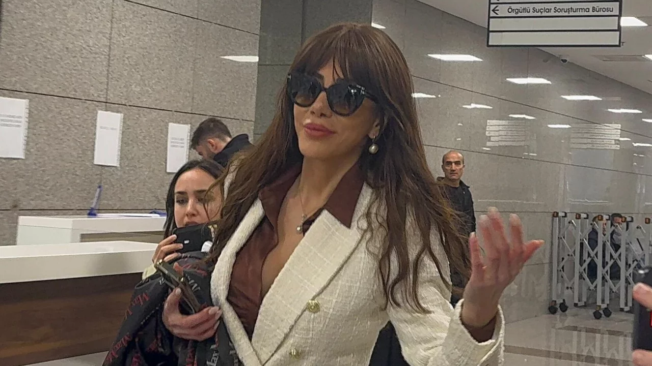 Uyuşturucu Soruşturmasında Tutuklanan Spiker Ela Rümeysa Cebeci Ev Hapsine Çıkarıldı