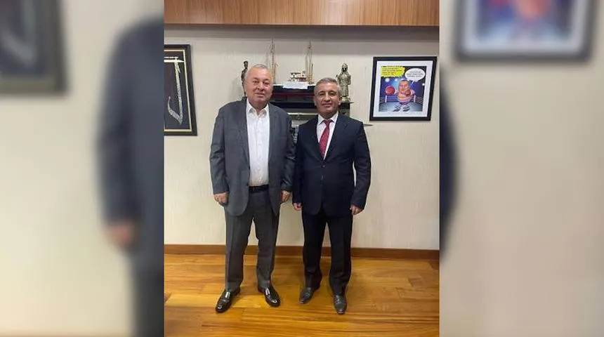 Cemal Enginyurt'un Danışmanı Cem Tekinoğlu Gözaltına Alındı, Evinde Arama Sürüyor