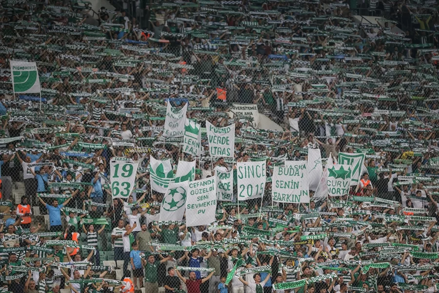Bursaspor 2 2 Erokspor: 4 gollü gecede zirveye çıktı