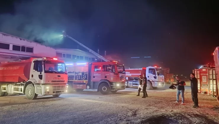 Bursa’da Otomobil Yedek Parça Fabrikasında Yangın Çıktı