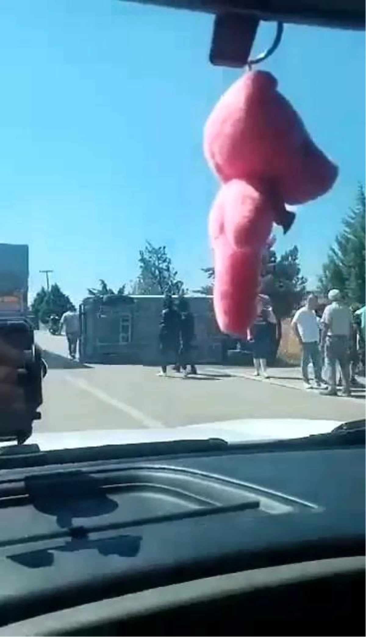 Karacabey’de Minibüs Devrildi