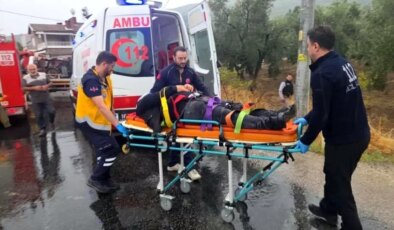 Bursa’da Trafik Kazası: 4 Yaralı, Çekici Sürücüsü Sıkıştı